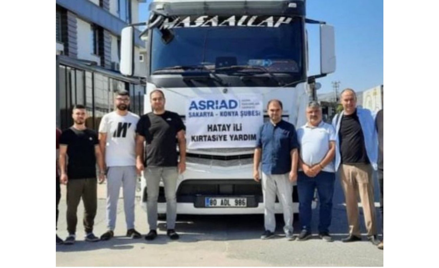 ASRİAD Sakarya, Hatay’da gerçekleştirdiği yardım ve dayanışma çalışmalarıyla depremzedelere destek olmaya devam etti.