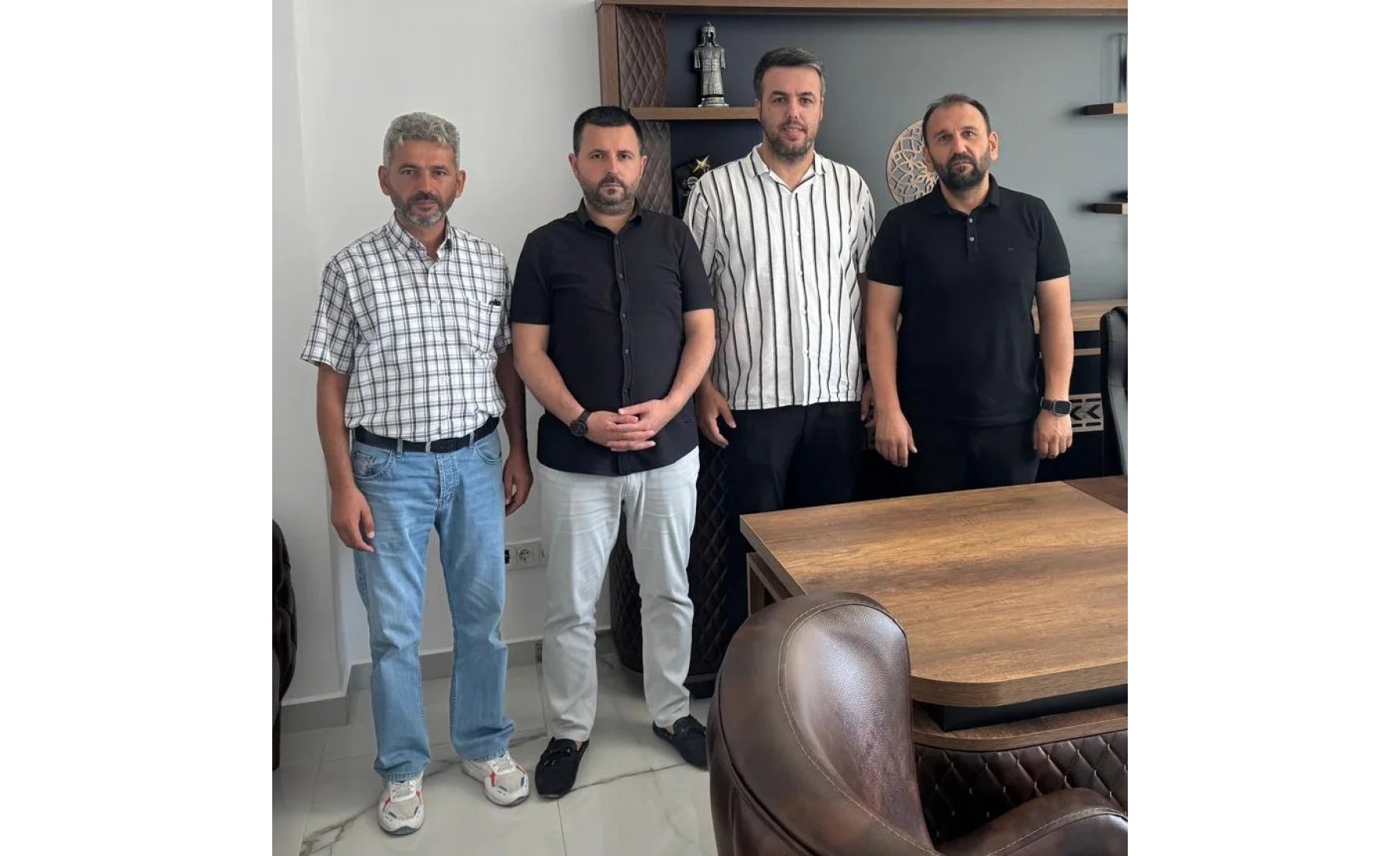 Başkanımız Sn. Rıdvan Ulusal, Üye İlişkileri Komisyon Başkanı Sn. Uğur Dündar ve Şube Müdürü Ümit Akçay ile birlikte üyemiz Ada Göktürk İnşaat firma sahibi