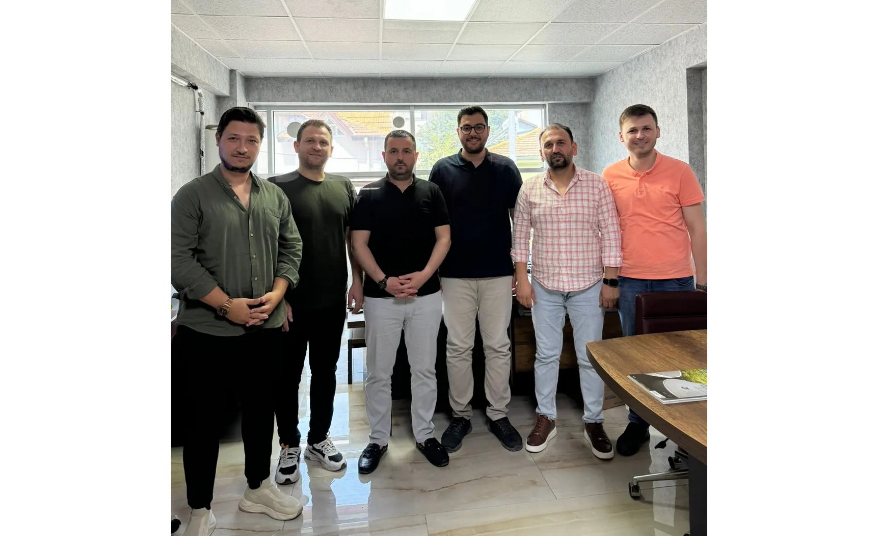 Başkanımız Sn. Rıdvan Ulusal, Üye İlişkileri Komisyon Başkanı Sn. Uğur Dündar ve Yönetim Kurulu Üyeleri ile birlikte üyemiz Özyapı İnşaat firma sahibi Sn. 