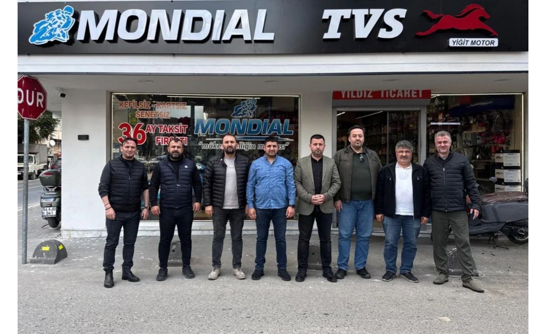 ASRİAD Sakarya, Yiğit Motor firma sahibi Erhan Sivri’yi iş yerinde ziyaret ederek otomotiv ve ticari faaliyetler üzerine görüş alışverişinde bulundu.